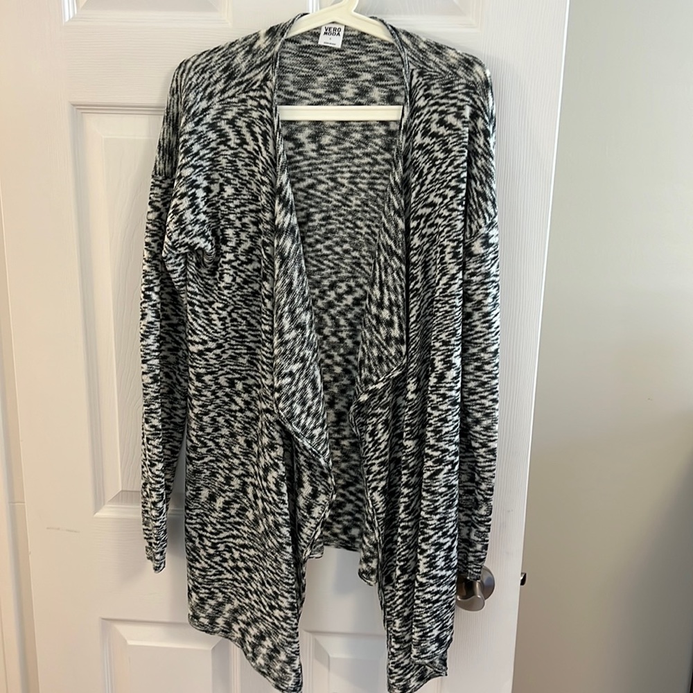 Vero Moda black and white open cardigan.